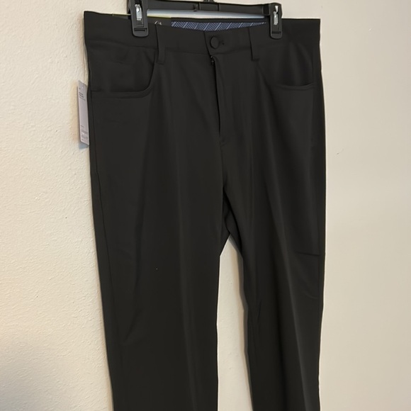 NWT Roundtree & York Performance Tech Flat Front pants. Men’s size 36x32. - Picture 1 of 8